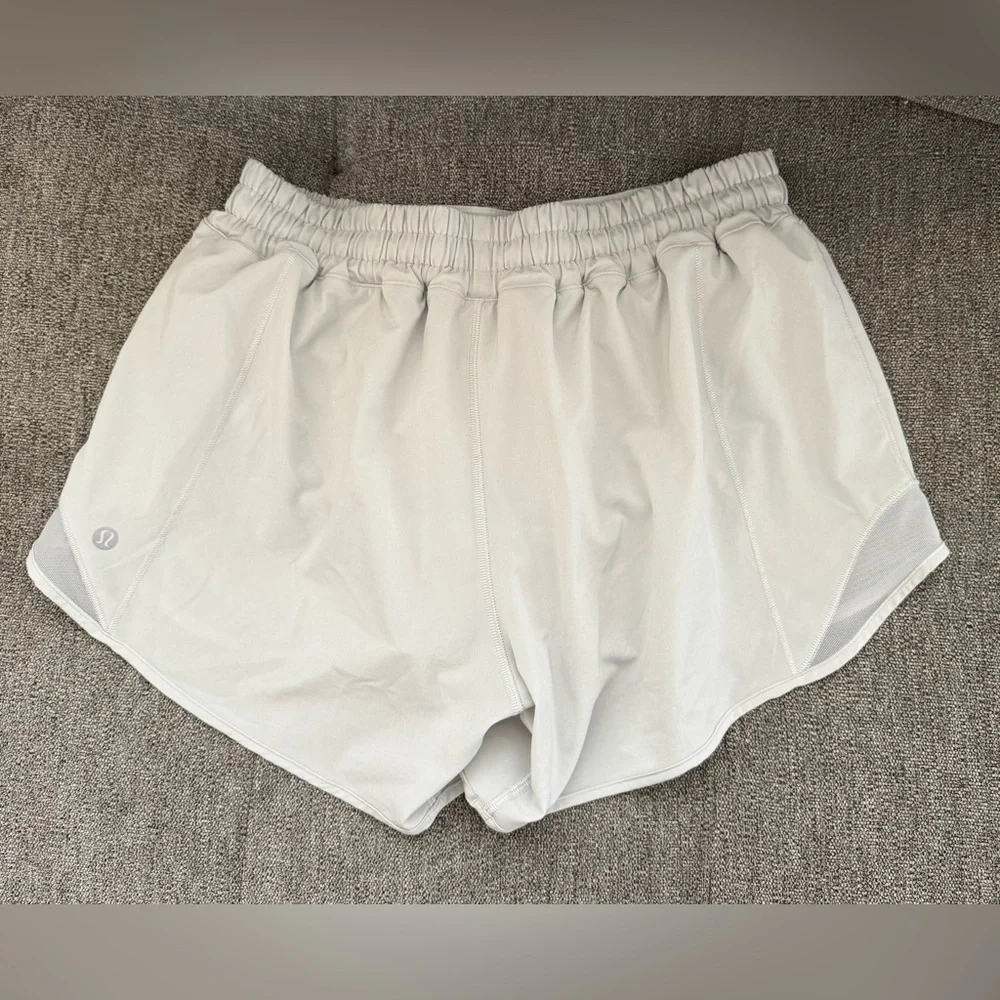 Lululemon Hotty Hot Low-Rise Short 4” Ocean Air – Size 8 Tall (Retired Color)